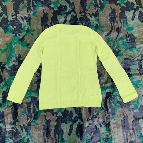 Crew neck light weight sweater size small - Picture 6 of 7